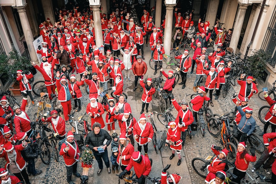 14° raduno dei Babbi Natale: il Museo punto ristoro della pedalata
