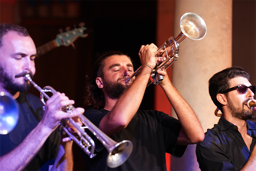 Il jazz di strada arriva a Palazzo Biandrate con la Rusty Brass Band
